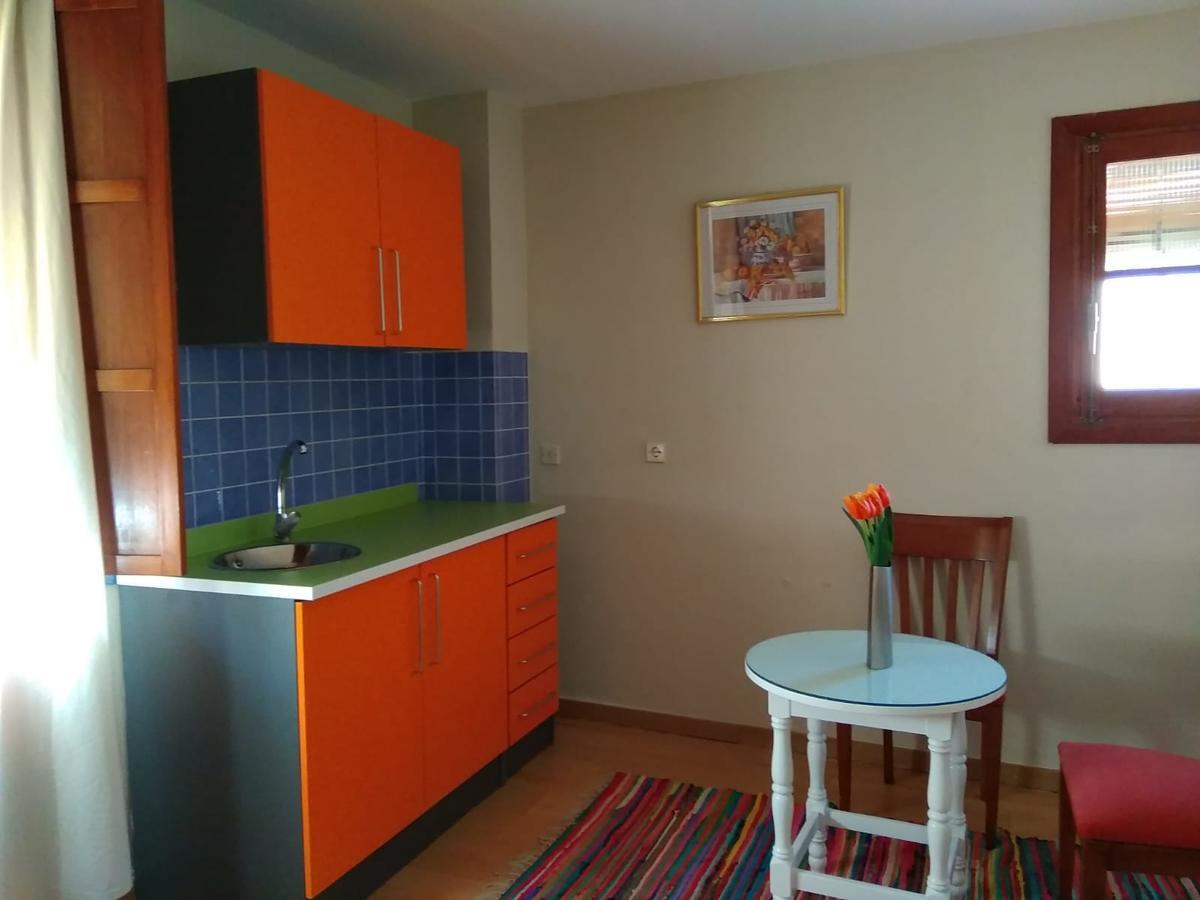 فندق Hostal Restaurante Milenium Torremegía المظهر الخارجي الصورة